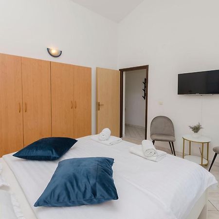 וודיצה Apartments Anton מראה חיצוני תמונה