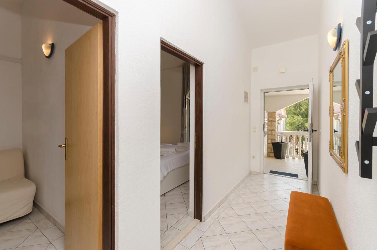וודיצה Apartments Anton מראה חיצוני תמונה