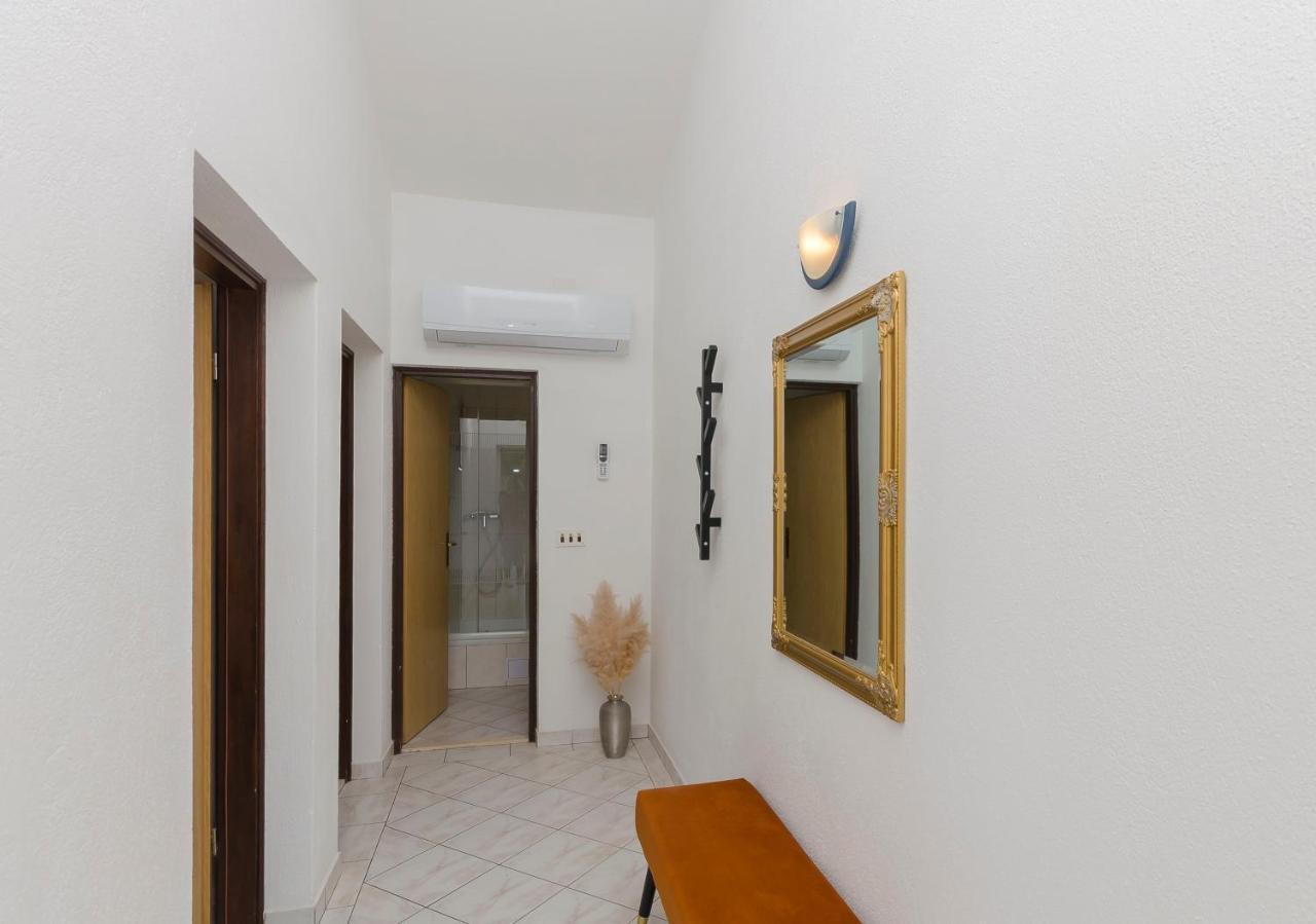 וודיצה Apartments Anton מראה חיצוני תמונה