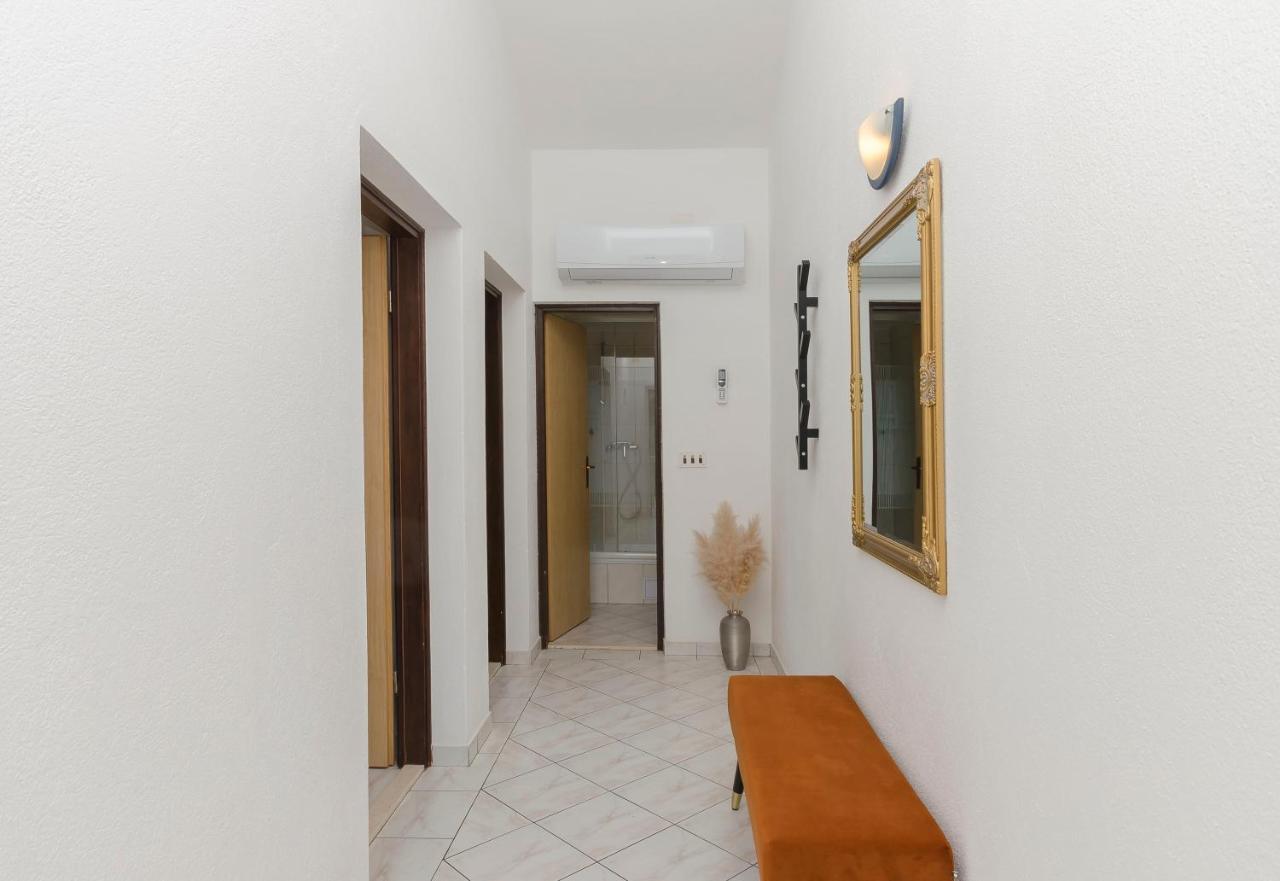 וודיצה Apartments Anton מראה חיצוני תמונה