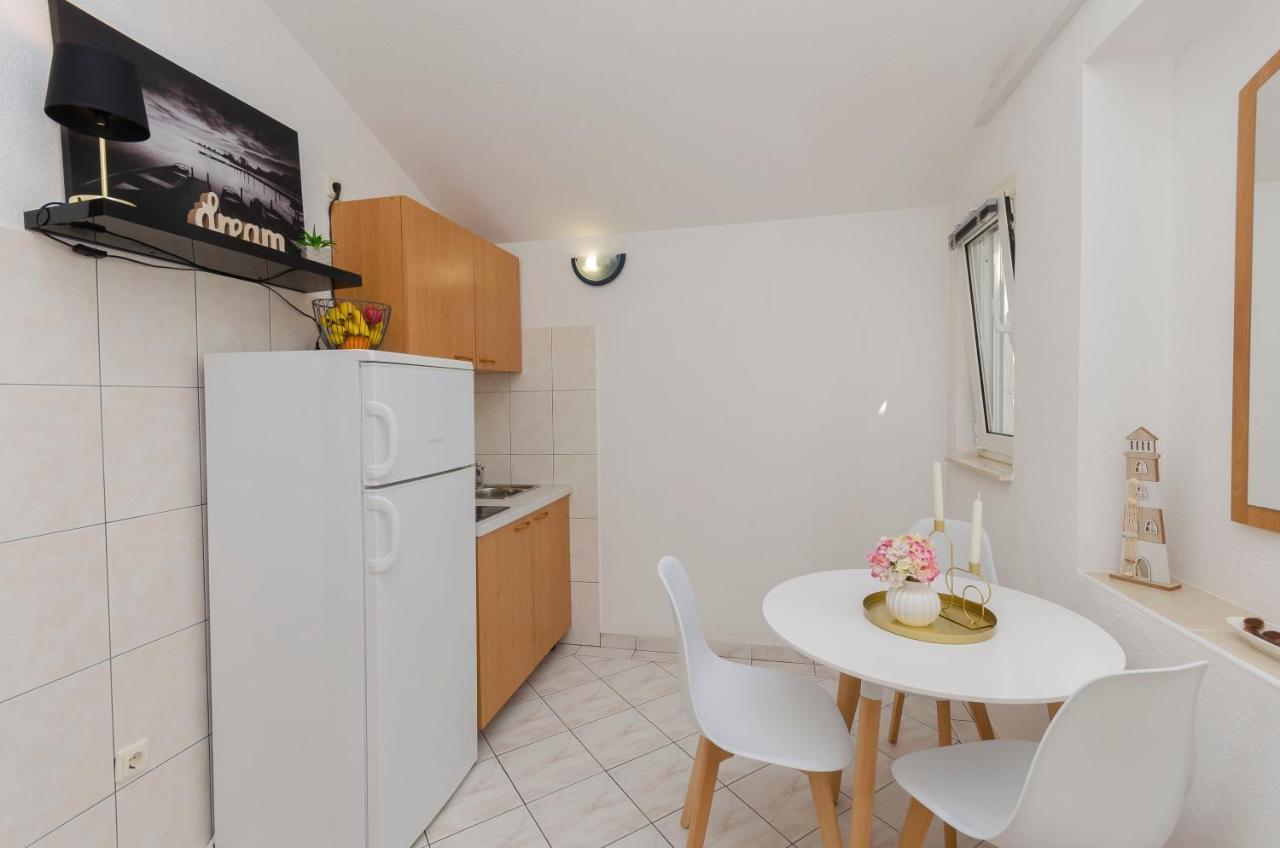 וודיצה Apartments Anton מראה חיצוני תמונה